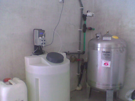 Posto doseador de cloro bactericida
